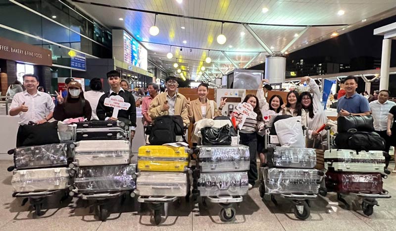Học viên Trung tâm du học Sao Vàng Cửu Long trước giờ xuất cảnh sang Hàn Quốc Học viên Trung tâm du học Sao Vàng Cửu Long trước giờ xuất cảnh sang Hàn Quốc