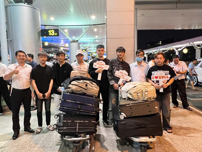 Học viên Đồng Tháp trước giờ xuất cảnh sang Hàn Quốc Học viên Đồng Tháp trước giờ xuất cảnh sang Hàn Quốc