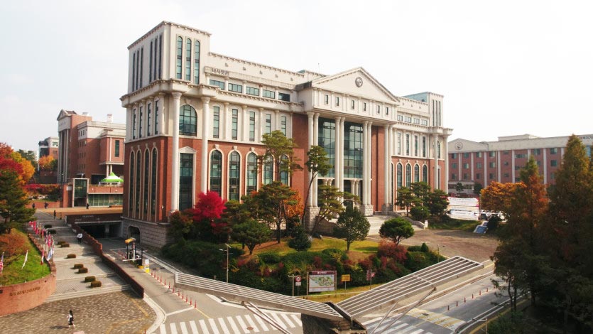 Một góc khuôn viên đại học Korea Nazarene Một góc khuôn viên đại học Korea Nazarene